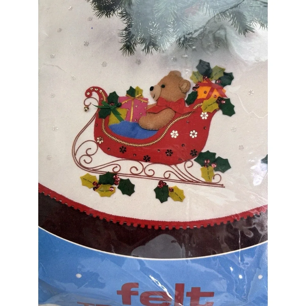 NOS Vintage Christmas Tree Skirt Kit Felt BEARS GOOSE Titan Needlecraft 36